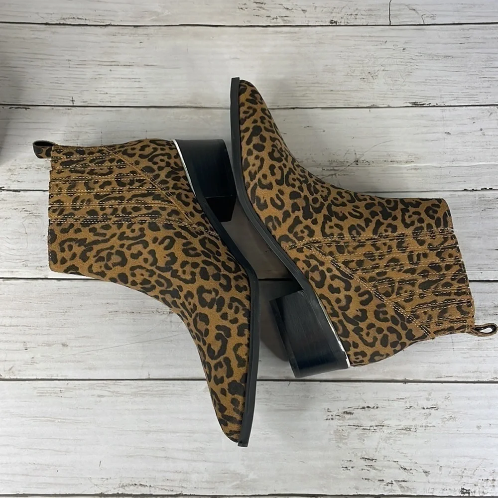 NIB Marc Fisher Leather Animal Print Chelsea Bootie